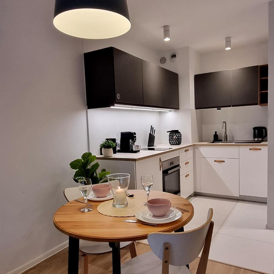 Apple Apartments - Wroblewskiego Prywatne Miejsce Parkingowe Лодзь Экстерьер фото