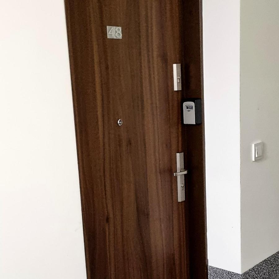 Apple Apartments - Wroblewskiego Prywatne Miejsce Parkingowe Лодзь Экстерьер фото