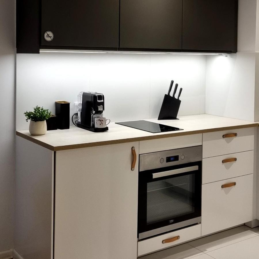 Apple Apartments - Wroblewskiego Prywatne Miejsce Parkingowe Лодзь Экстерьер фото
